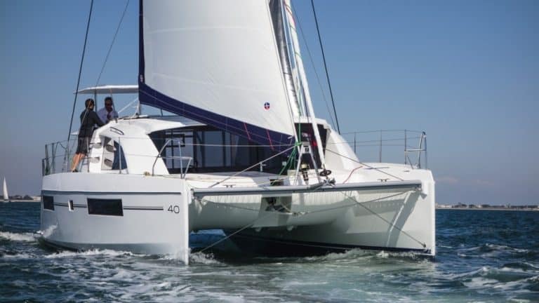 The Definitive Guide to Sailboat Hull Types - Nomadic Sailing